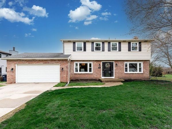 21 Sturbridge Lane , Grand Island, NY 14072