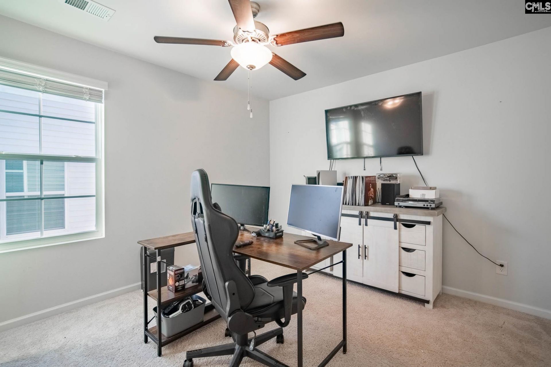 669 Penfolds Way  Photo 32