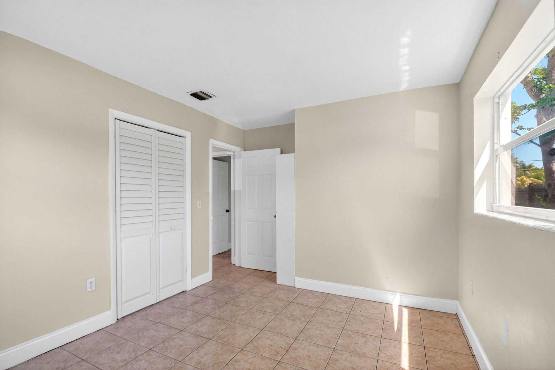 775 Snead Circle, Lake Belvedere Estates, FL 33413 Photo