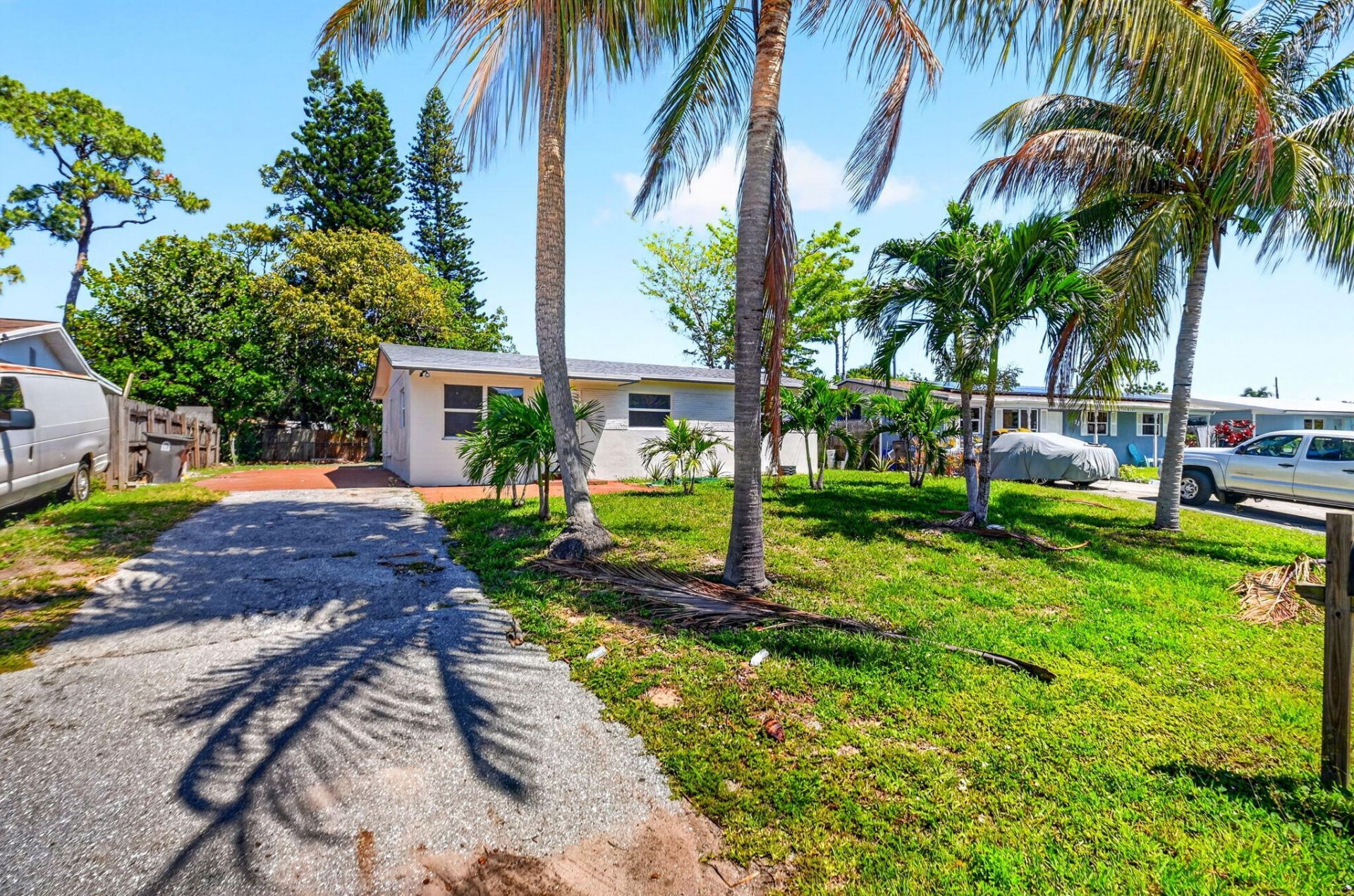 775 Snead Circle, Lake Belvedere Estates, FL 33413 Photo