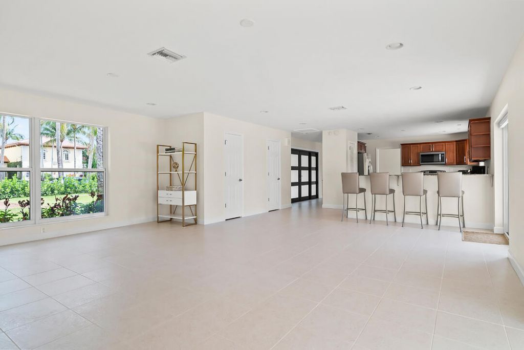 260 E Lakewood Road, West Palm Beach, FL 33405 Photo