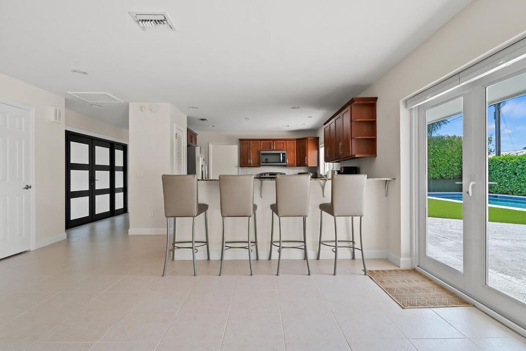 260 E Lakewood Road, West Palm Beach, FL 33405 Photo