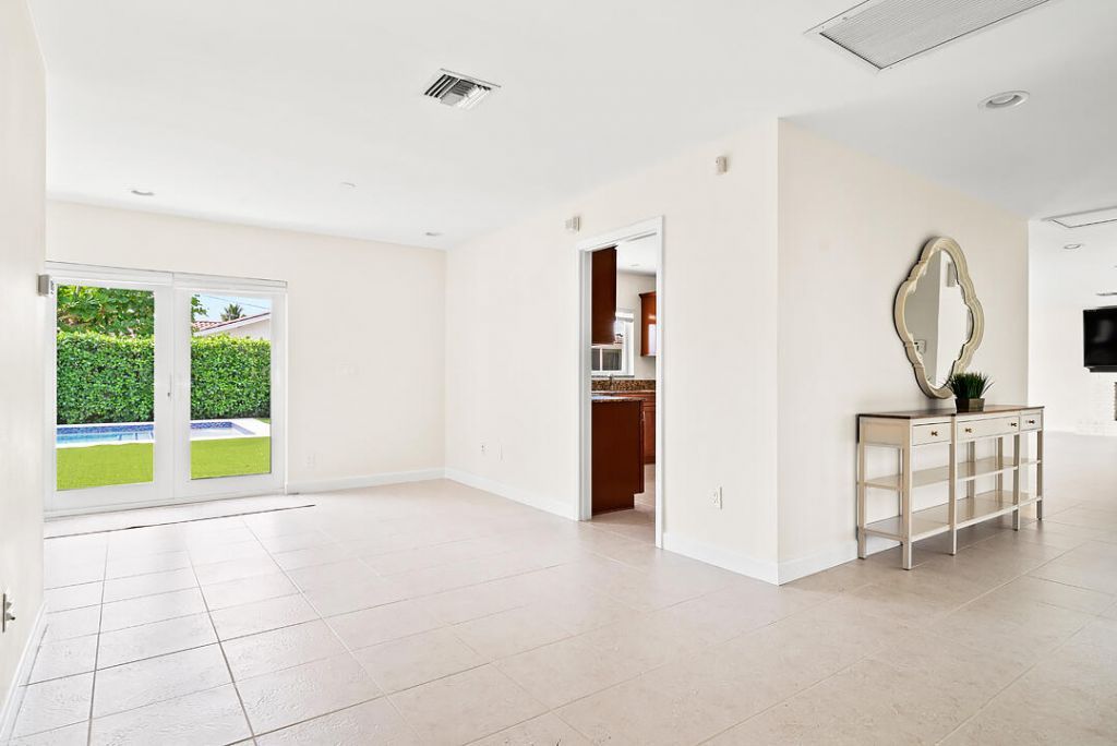 260 E Lakewood Road, West Palm Beach, FL 33405 Photo