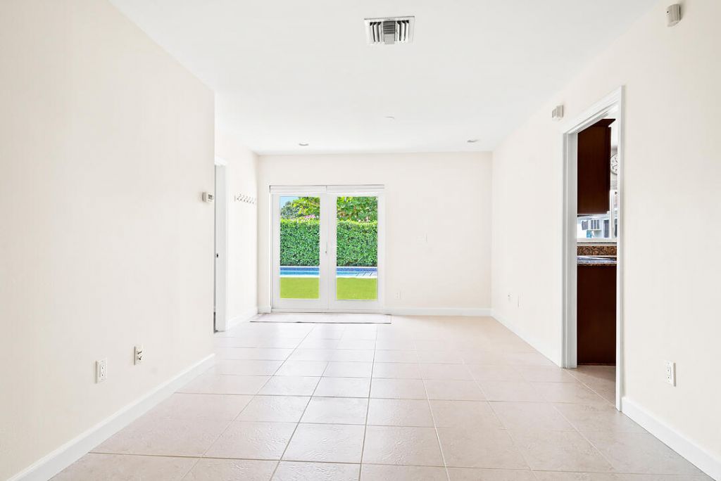 260 E Lakewood Road, West Palm Beach, FL 33405 Photo