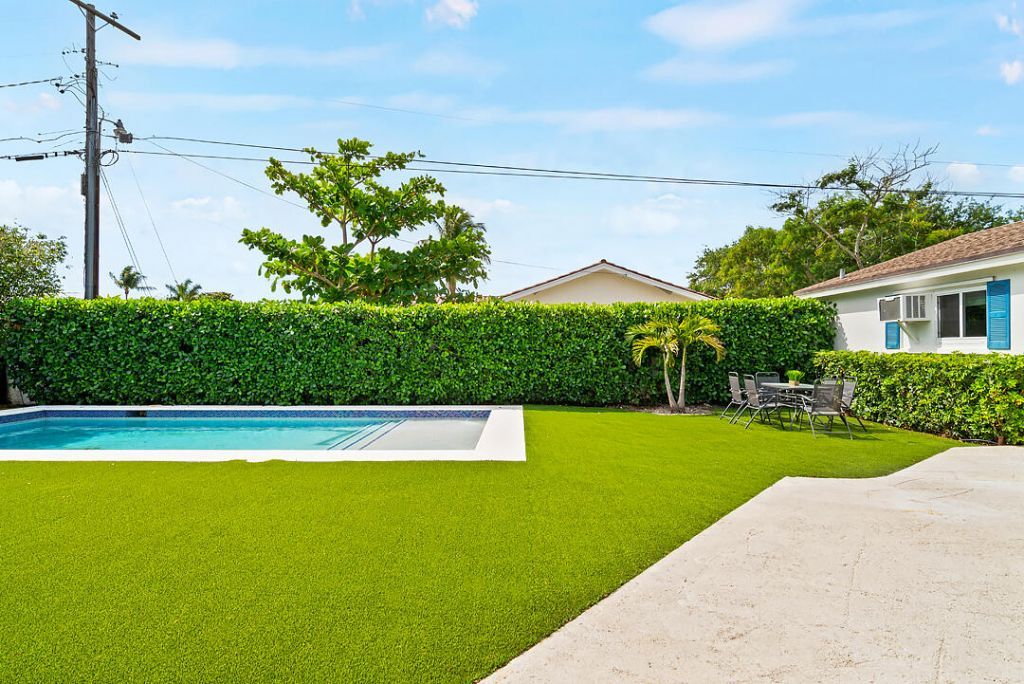 260 E Lakewood Road, West Palm Beach, FL 33405 Photo