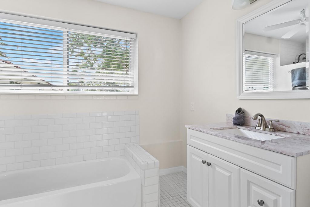 260 E Lakewood Road, West Palm Beach, FL 33405 Photo