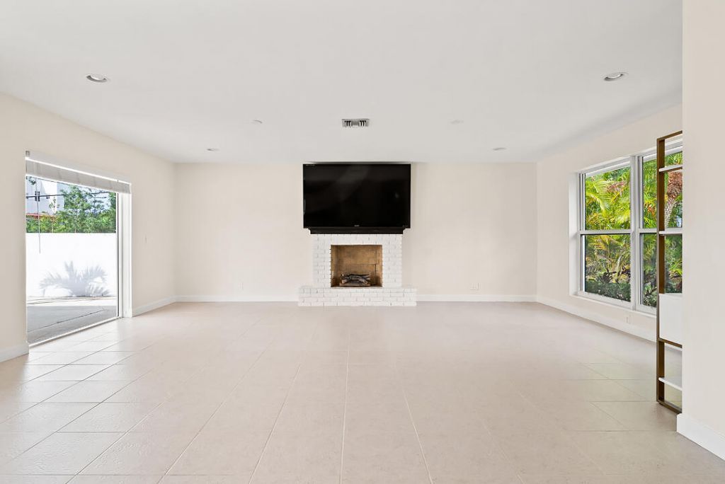 260 E Lakewood Road, West Palm Beach, FL 33405 Photo