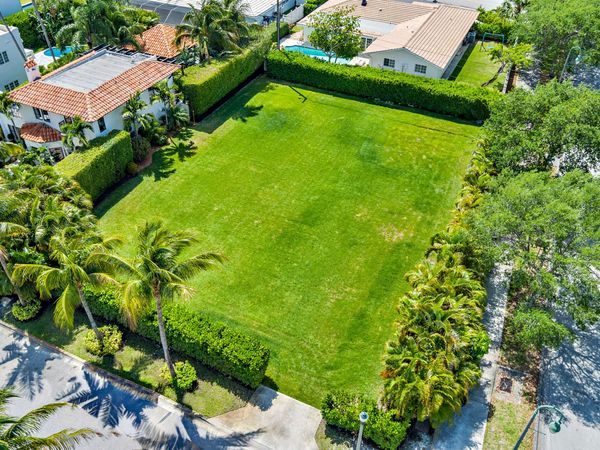 260 E Lakewood Road, West Palm Beach, FL 33405