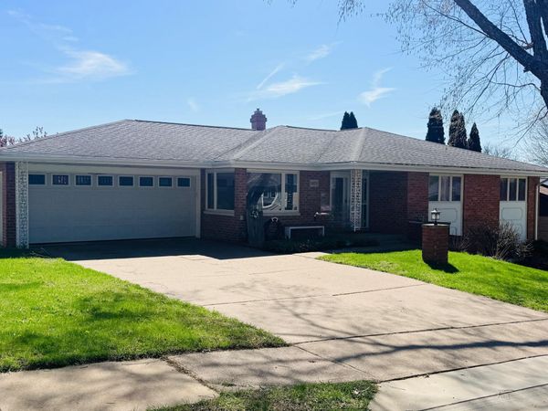 3275 Cider Ridge, Dubuque, IA 52001