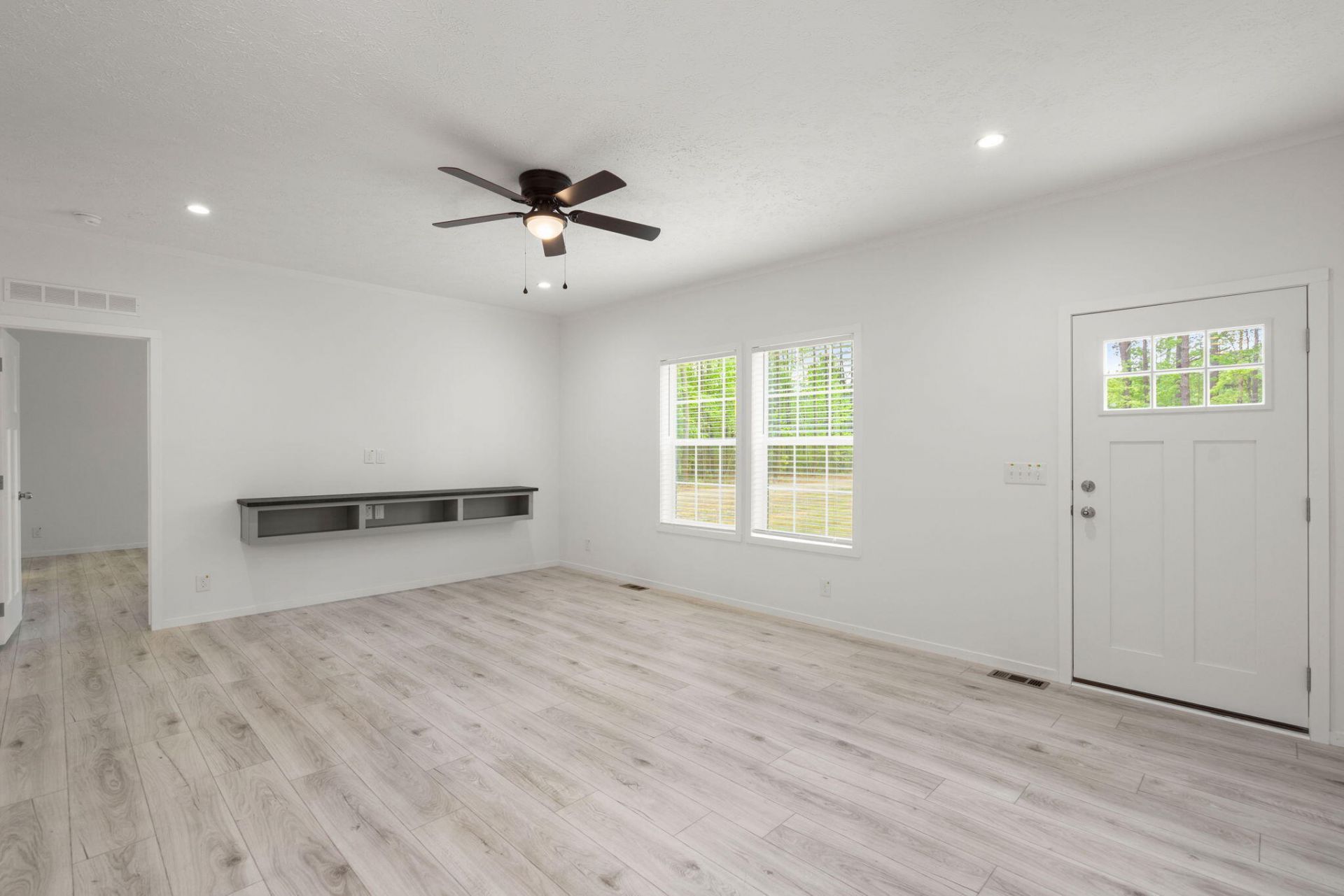 184 Gaines Circle Photo 4