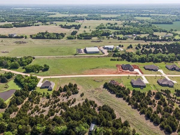 9452 Regado Court, Guthrie, OK 73044