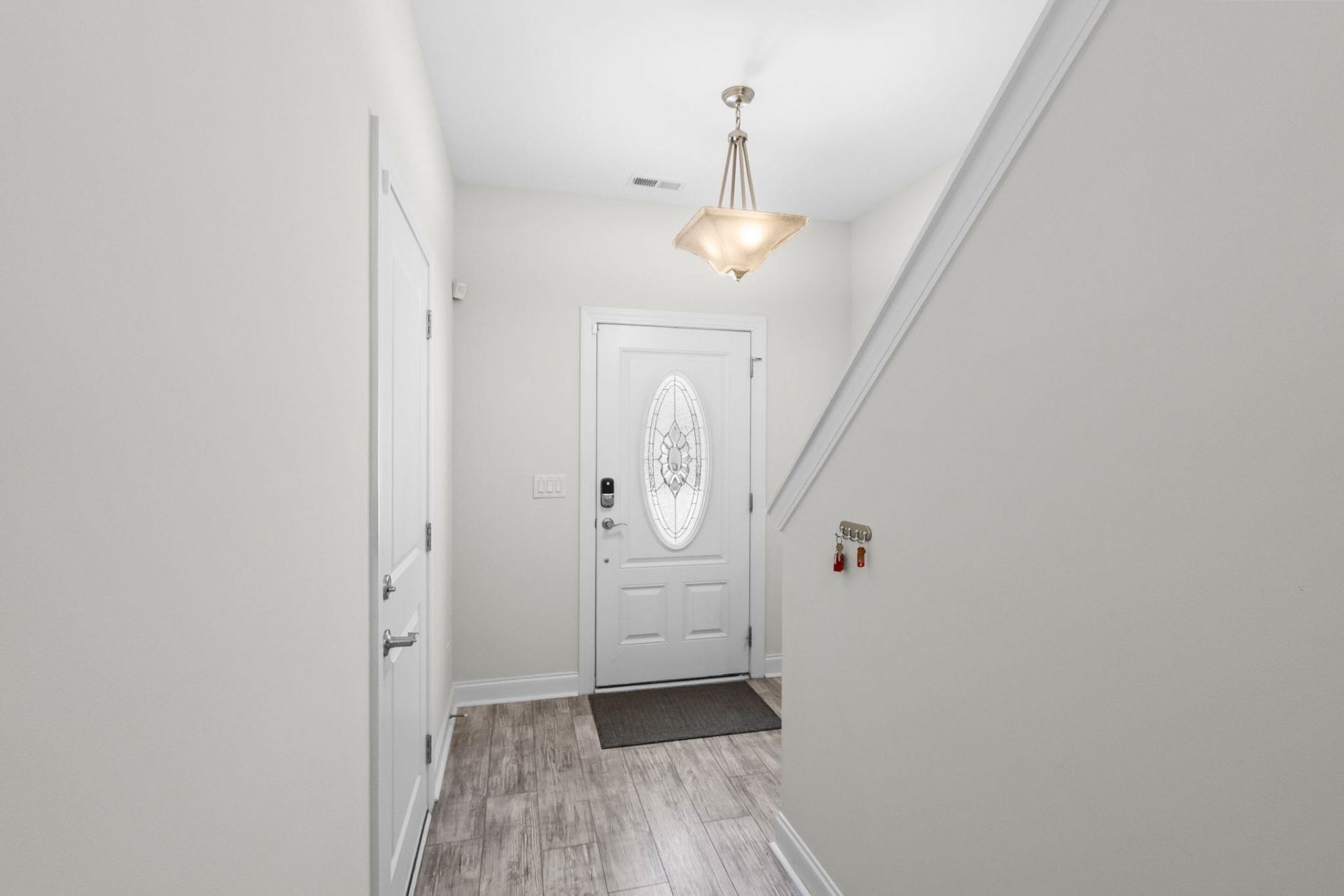 1911 Enclave Ln.  Photo 5