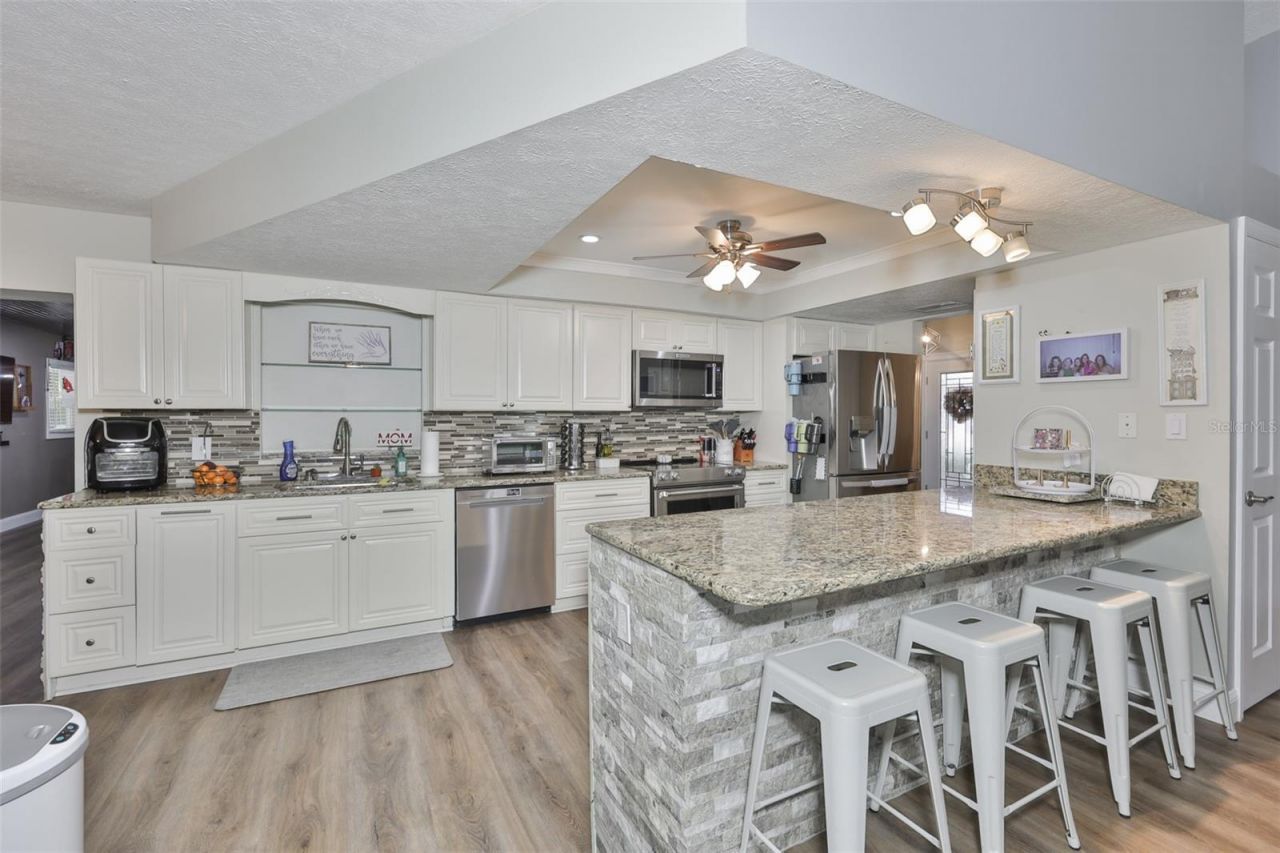 3931 Appletree Drive, Valrico, FL 33594 Photo