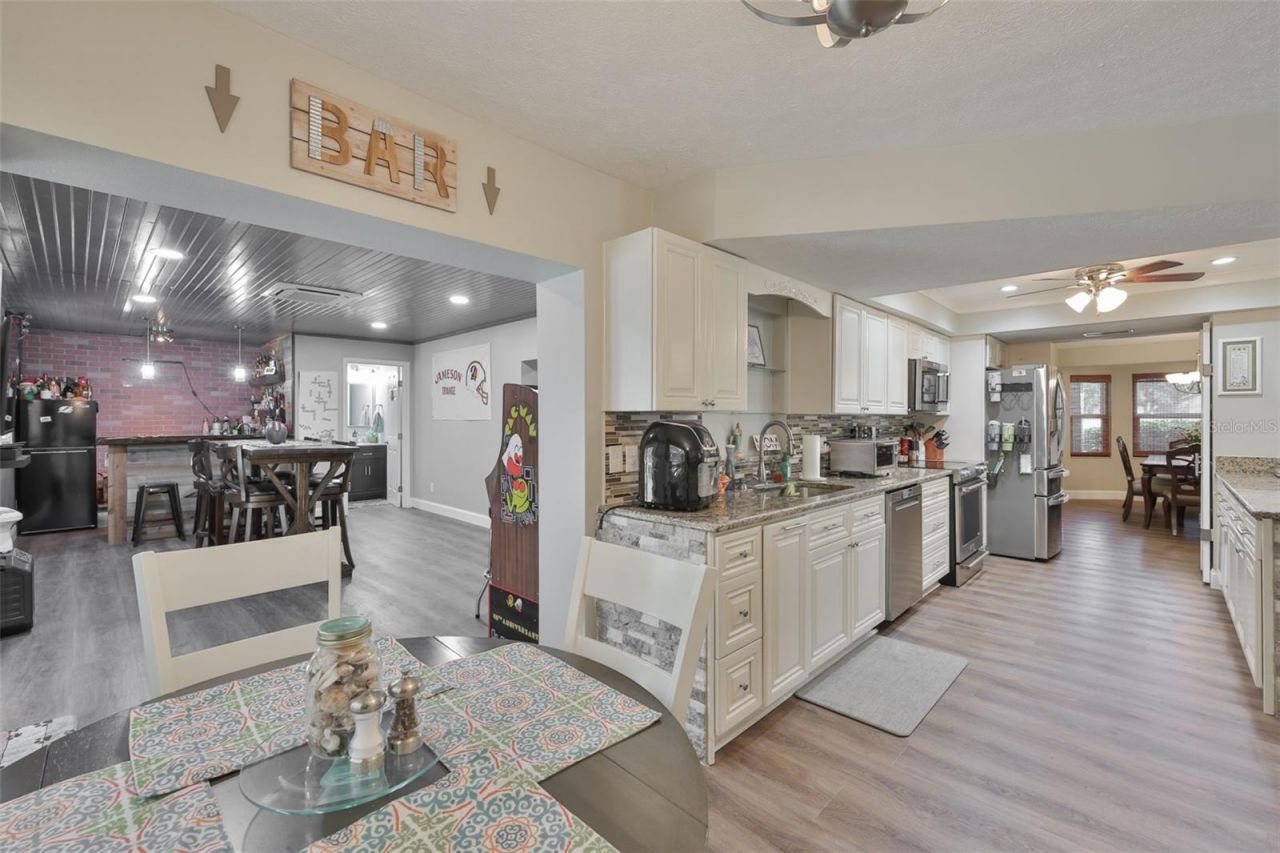 3931 Appletree Drive, Valrico, FL 33594 Photo