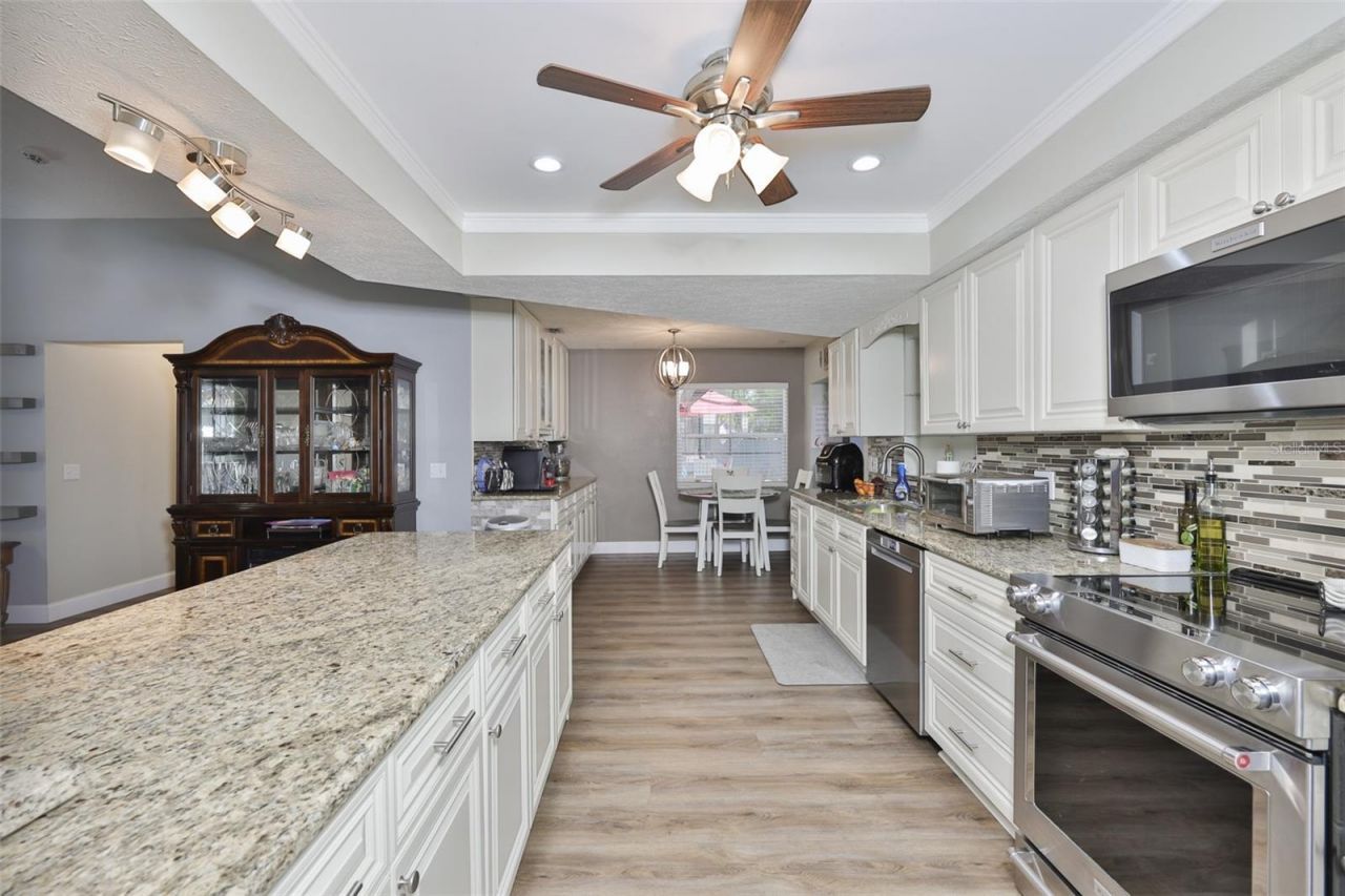 3931 Appletree Drive, Valrico, FL 33594 Photo