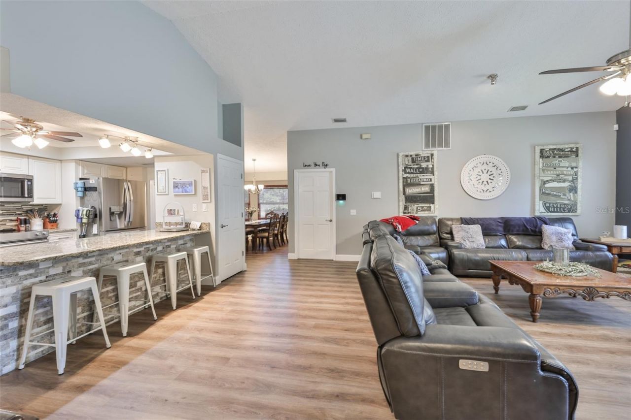 3931 Appletree Drive, Valrico, FL 33594 Photo