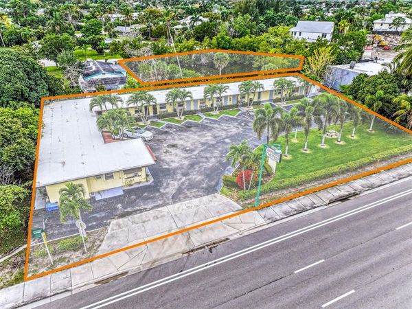 2164 TAMIAMI TRAIL E, NAPLES, FL 34112