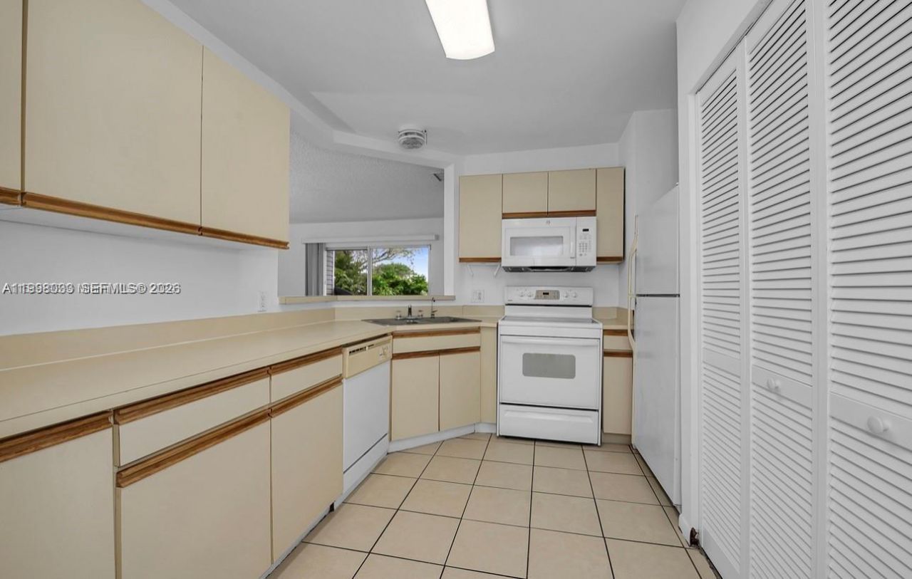 3453 NW 44th St , Unit 104, Oakland Park, FL 33309 Photo