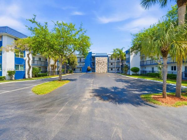 3190 Holiday Springs Blvd, Unit 4-306, Margate, FL 33063
