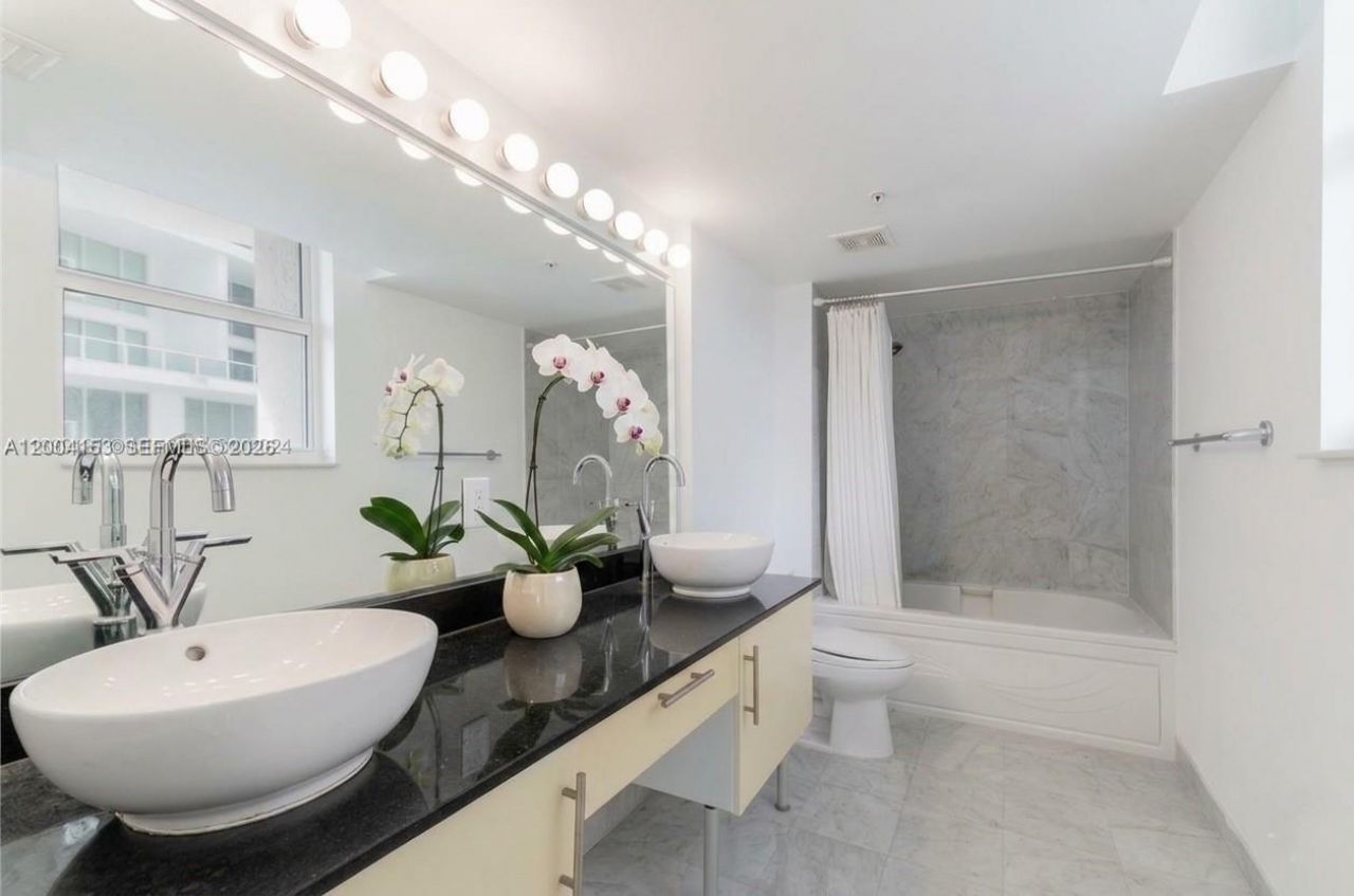 31 SE 5th St, Unit 3210, Miami, FL 33131 Photo