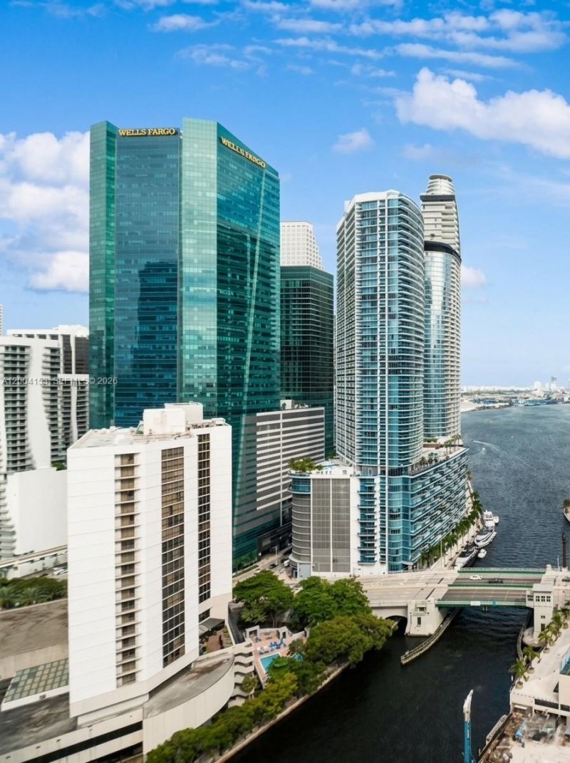 31 SE 5th St, Unit 3210, Miami, FL 33131 Photo