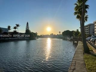 80 S Shore Dr, Unit 505, Miami Beach, FL 33141 Photo