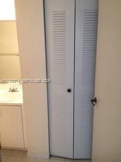80 S Shore Dr, Unit 505, Miami Beach, FL 33141 Photo