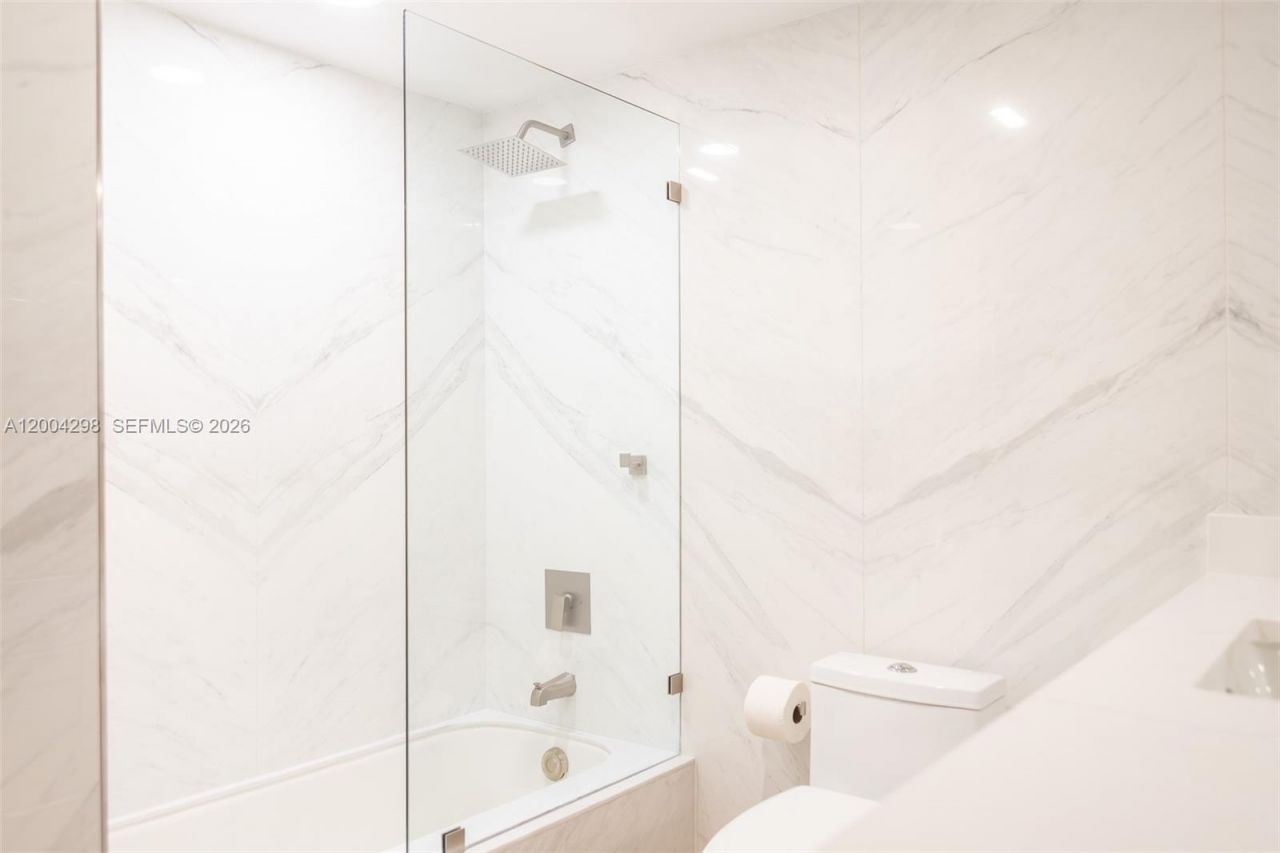 3250 N Palm Aire Dr , Unit 202, Pompano Beach, FL 33069 Photo