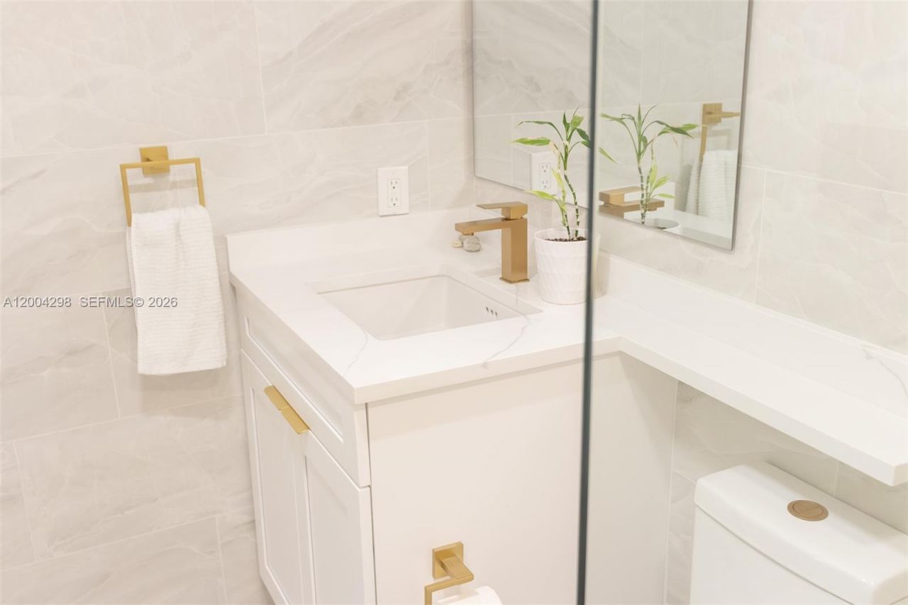 3250 N Palm Aire Dr , Unit 202, Pompano Beach, FL 33069 Photo