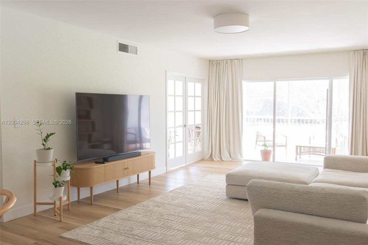 3250 N Palm Aire Dr , Unit 202, Pompano Beach, FL 33069 Photo