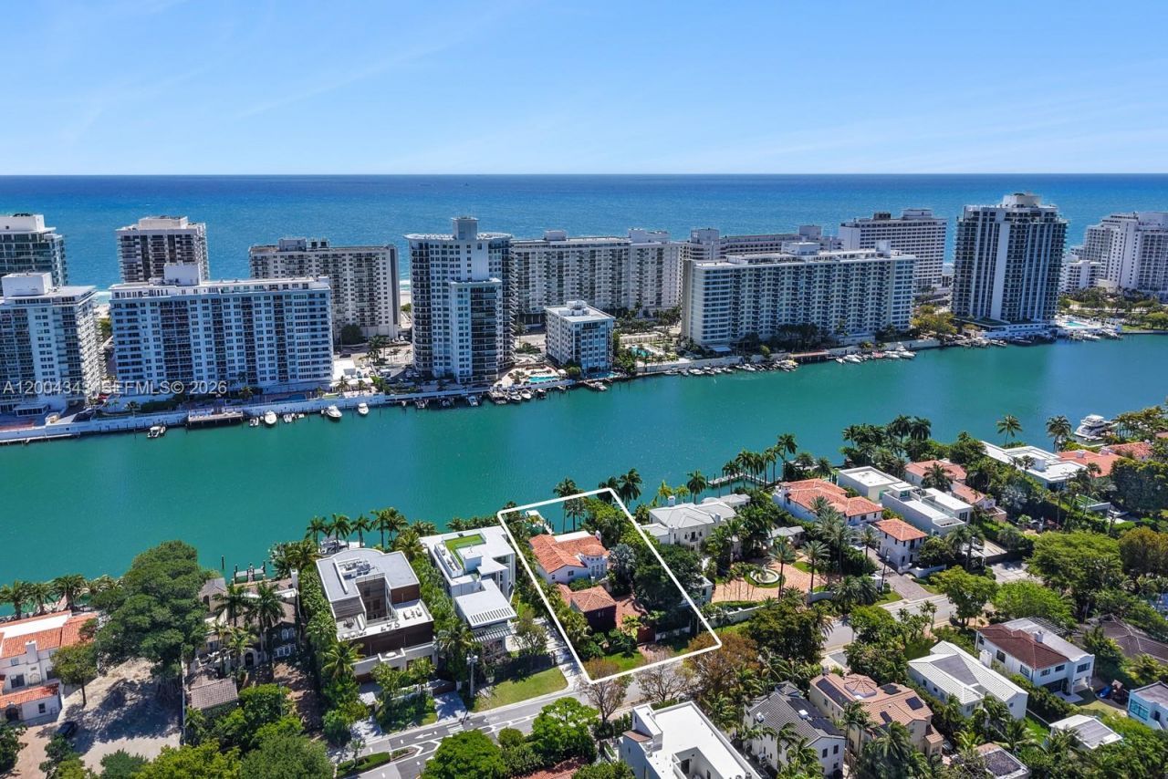 5763 Pine Tree Dr, Miami Beach, FL 33140 Photo
