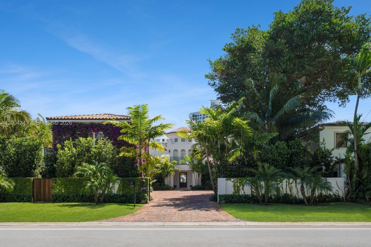 5763 Pine Tree Dr, Miami Beach, FL 33140 Photo