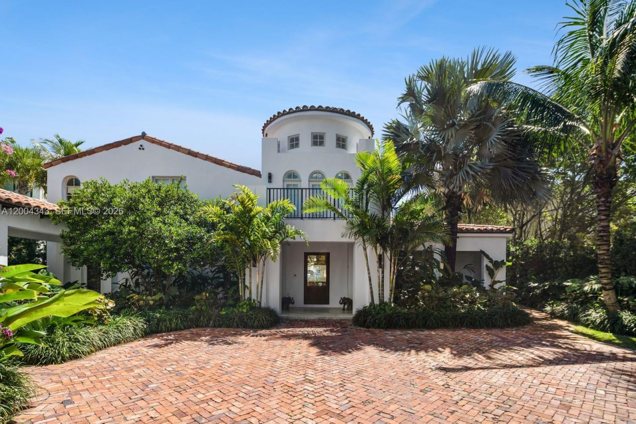 5763 Pine Tree Dr, Miami Beach, FL 33140 Photo
