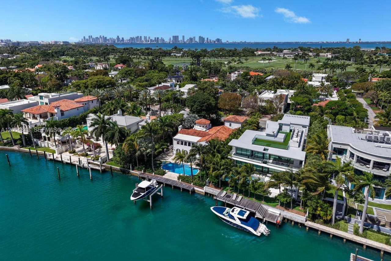 5763 Pine Tree Dr, Miami Beach, FL 33140 Photo