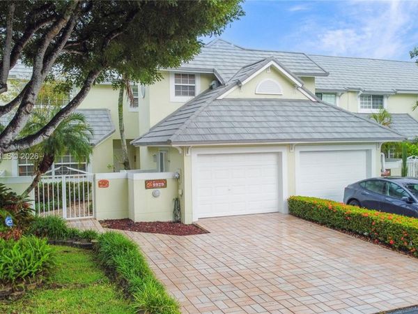 9929 NW 49th Ter , Doral, FL 33178