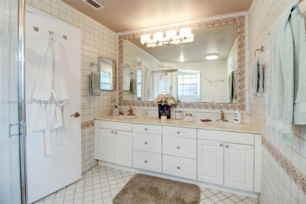 9929 NW 49th Ter , Doral, FL 33178 Photo