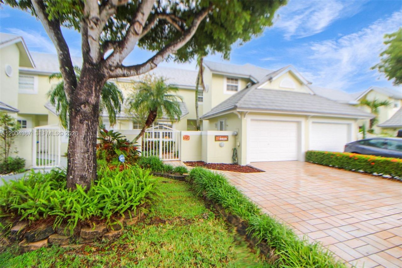 9929 NW 49th Ter , Doral, FL 33178 Photo
