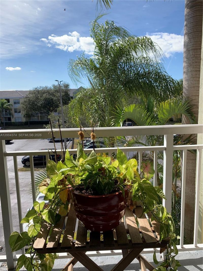 8660 SW 212th St, Unit 305, Cutler Bay, FL 33189 Photo