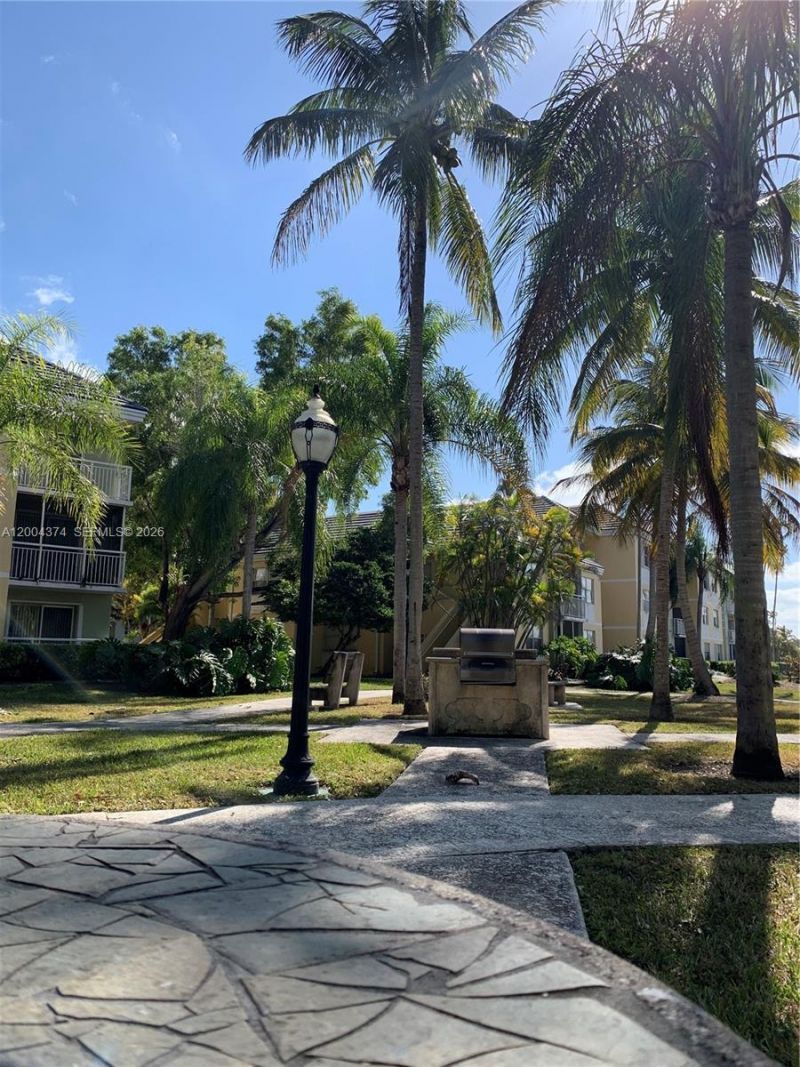 8660 SW 212th St, Unit 305, Cutler Bay, FL 33189 Photo