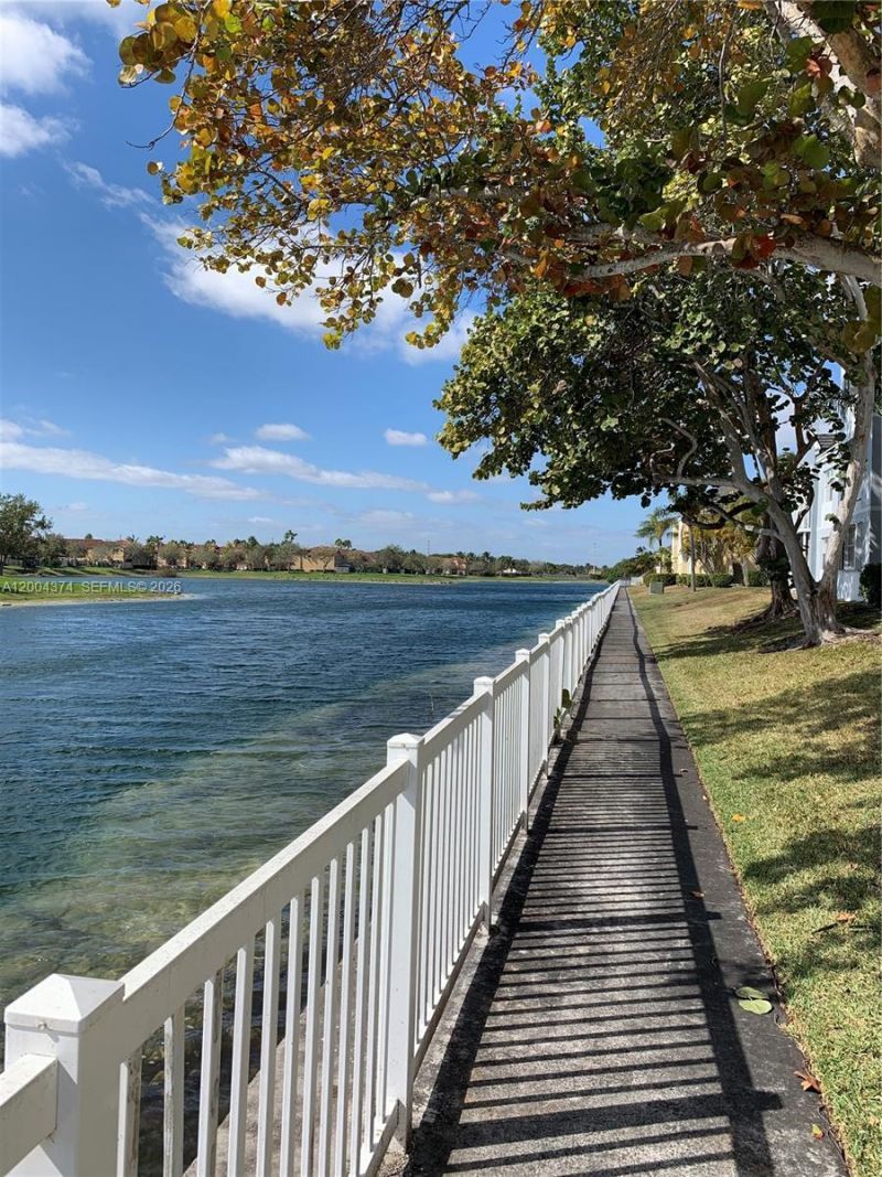 8660 SW 212th St, Unit 305, Cutler Bay, FL 33189 Photo