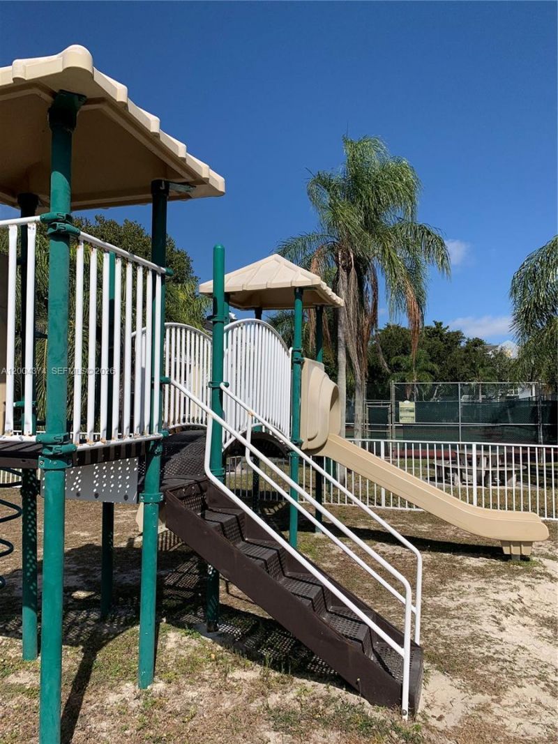 8660 SW 212th St, Unit 305, Cutler Bay, FL 33189 Photo