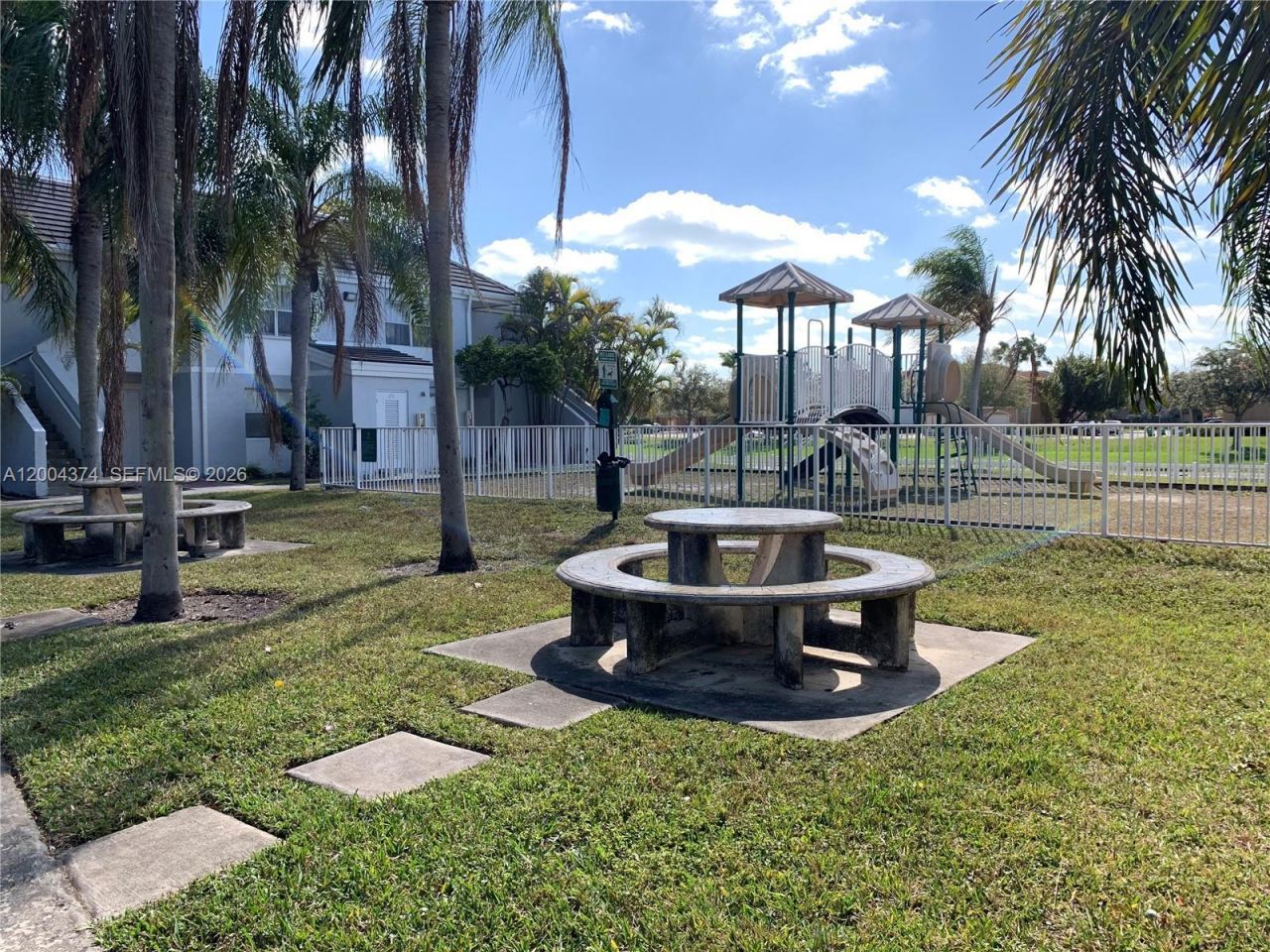 8660 SW 212th St, Unit 305, Cutler Bay, FL 33189 Photo