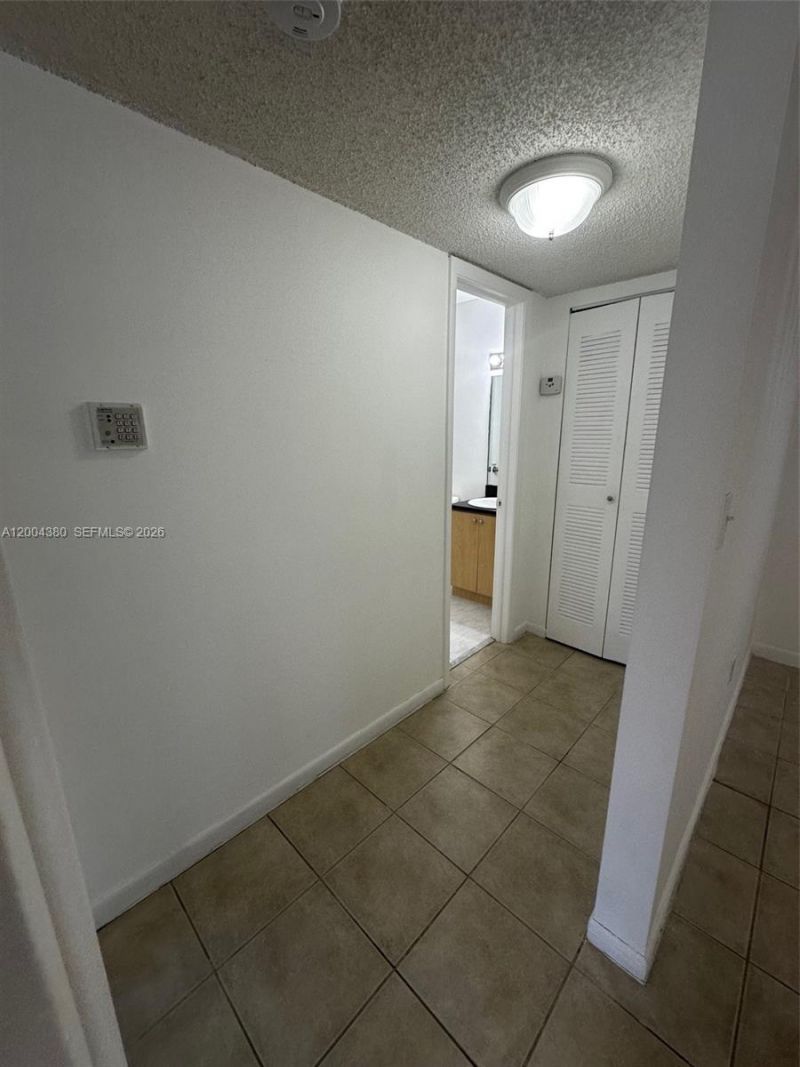 7220 NW 179th St , Unit 201, Hialeah, FL 33015 Photo