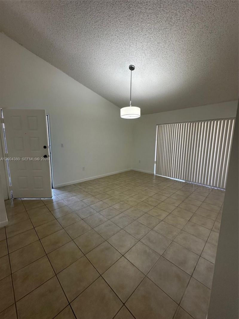7220 NW 179th St , Unit 201, Hialeah, FL 33015 Photo