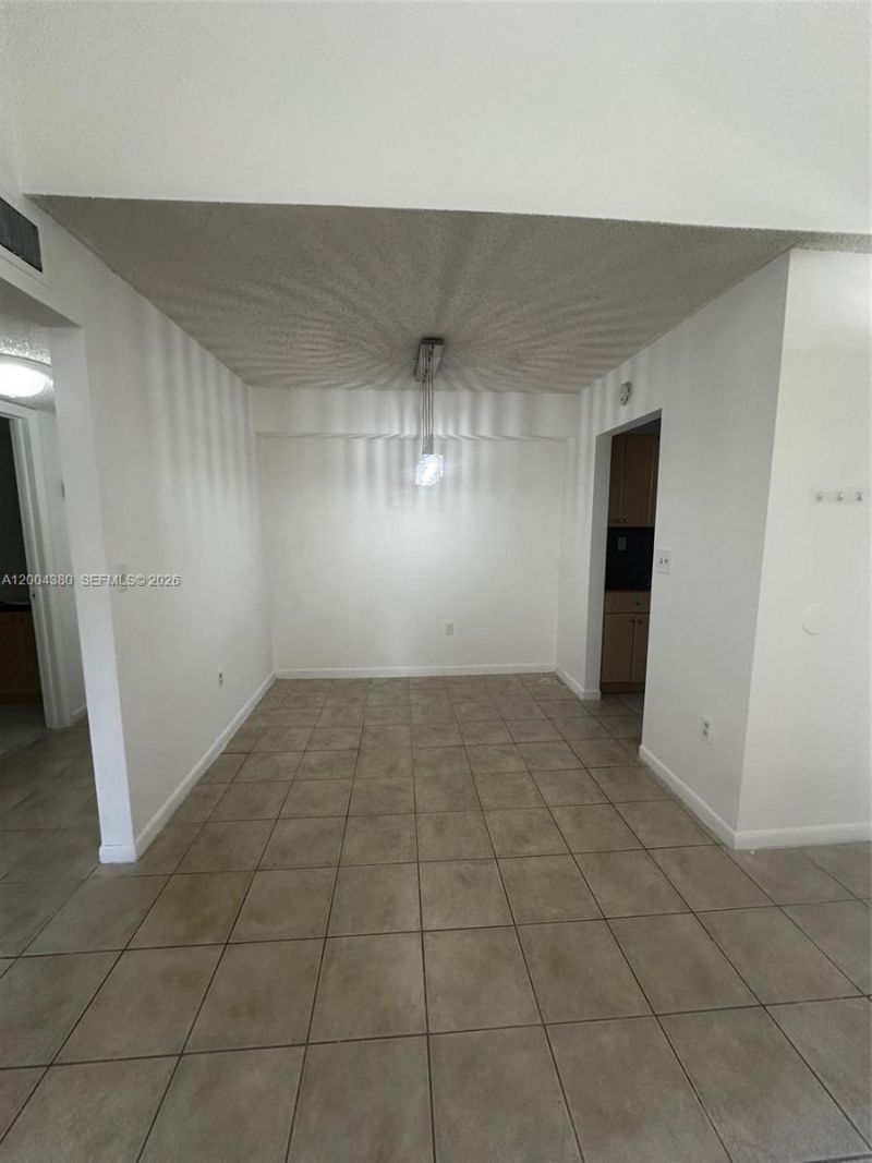 7220 NW 179th St , Unit 201, Hialeah, FL 33015 Photo