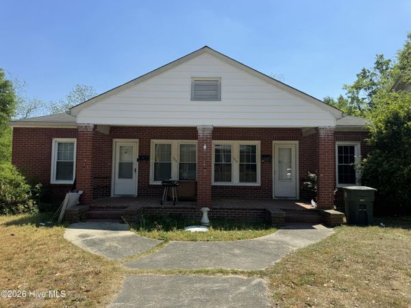 422 Spring Street , Hamlet, NC 28345