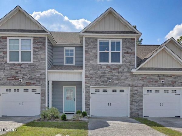 424 Guppy Loop Road, Sneads Ferry, NC 28460