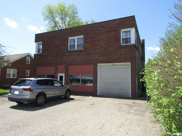 1320 N MAIN Street, Canton, IL 61520