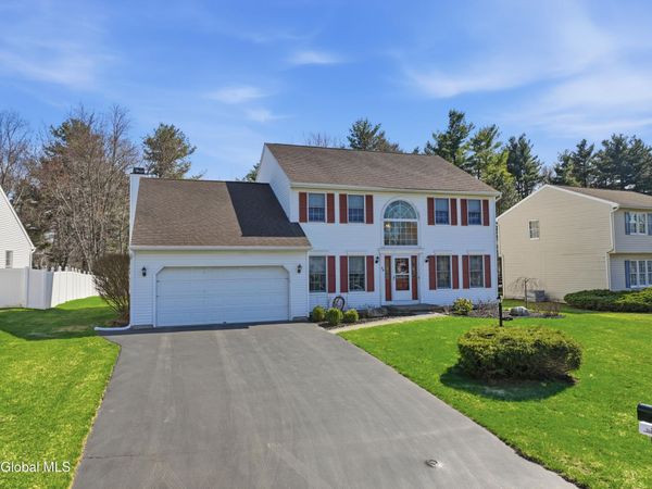 24 Squire Road, Schenectady, NY 12304