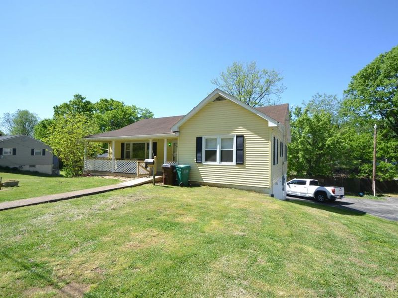 709 Meadow Lane Drive, Ripley, OH 45167 Photo 2